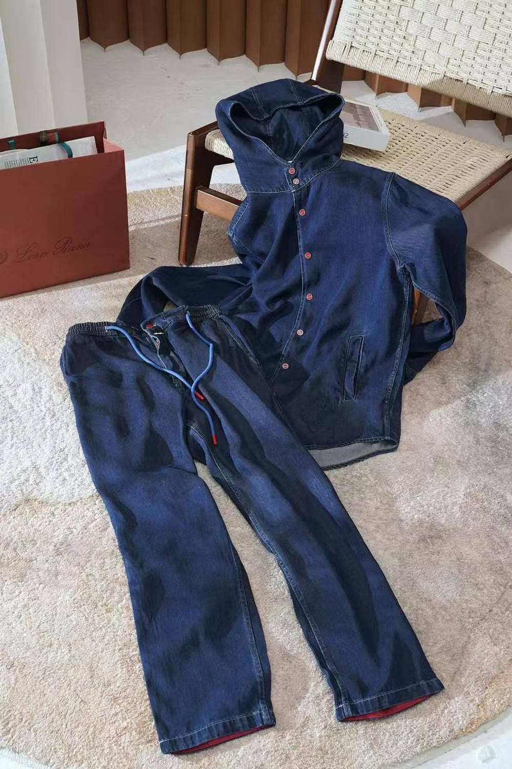 Костюм Kiton