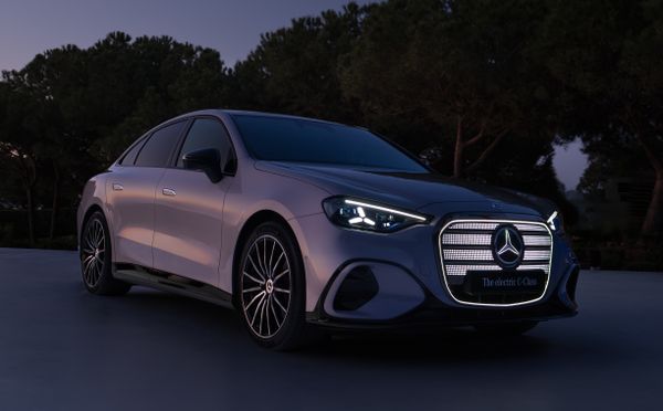 Электрический Mercedes-Benz C-Class: до 762 км и экран почти на метр