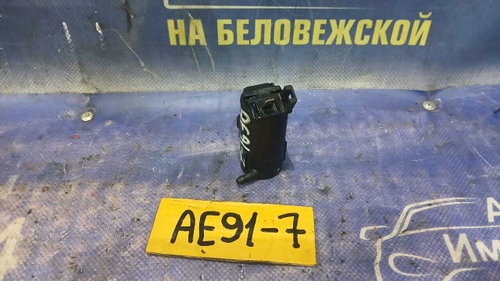 Моторчик бачка омывателя TOYOTA LEVIN 1990