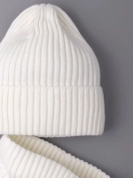 Шапка и снуд для девочки осенняя