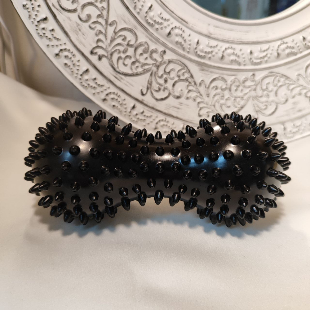 Мяч массажный двойной, игольчатый.