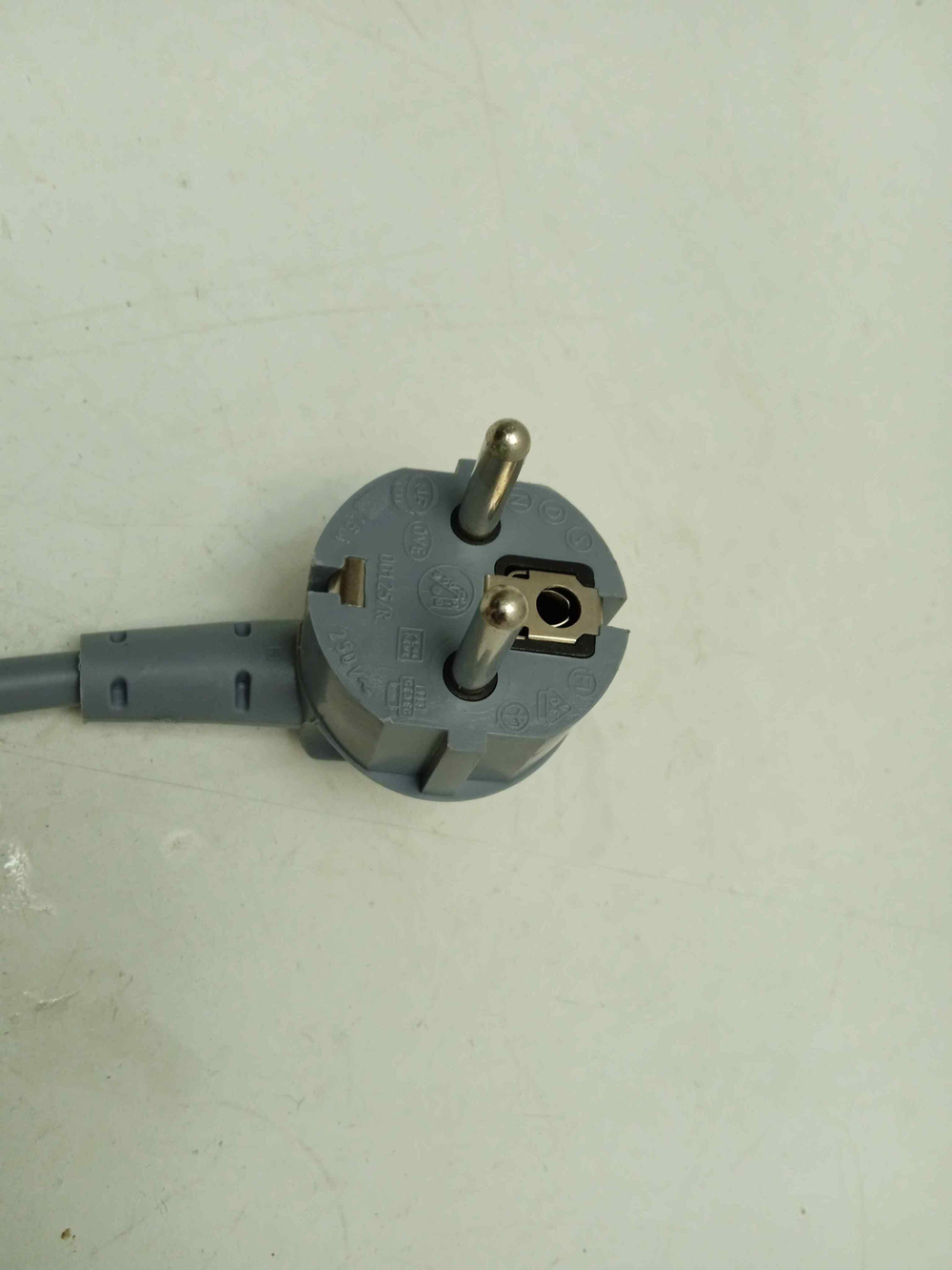 WIS24140OE/47 кт173 Сетевой шнур для стиральной машины Bosch WIS24140OE/47 б/у