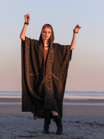 Накидка с капюшоном и орнаментом Аяуаска