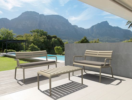 Столик пластиковый журнальный Paris Lounge Table