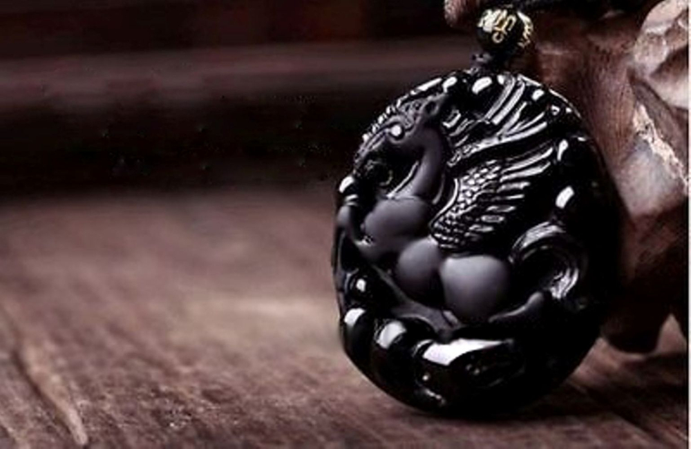 Подвеска Летящий Пегас натуральный обсидиан