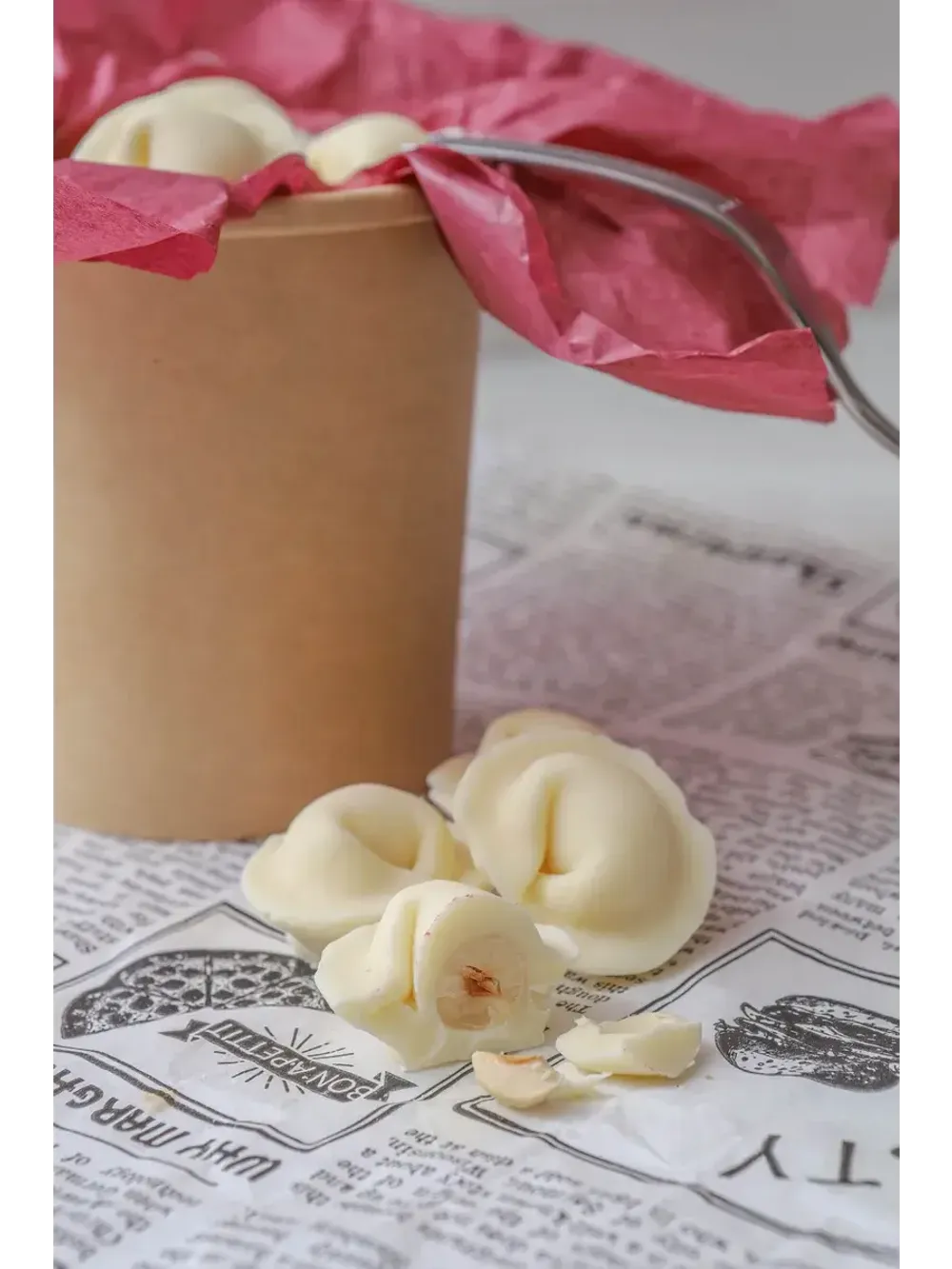 Шоколадные пельмени с фундуком внутри