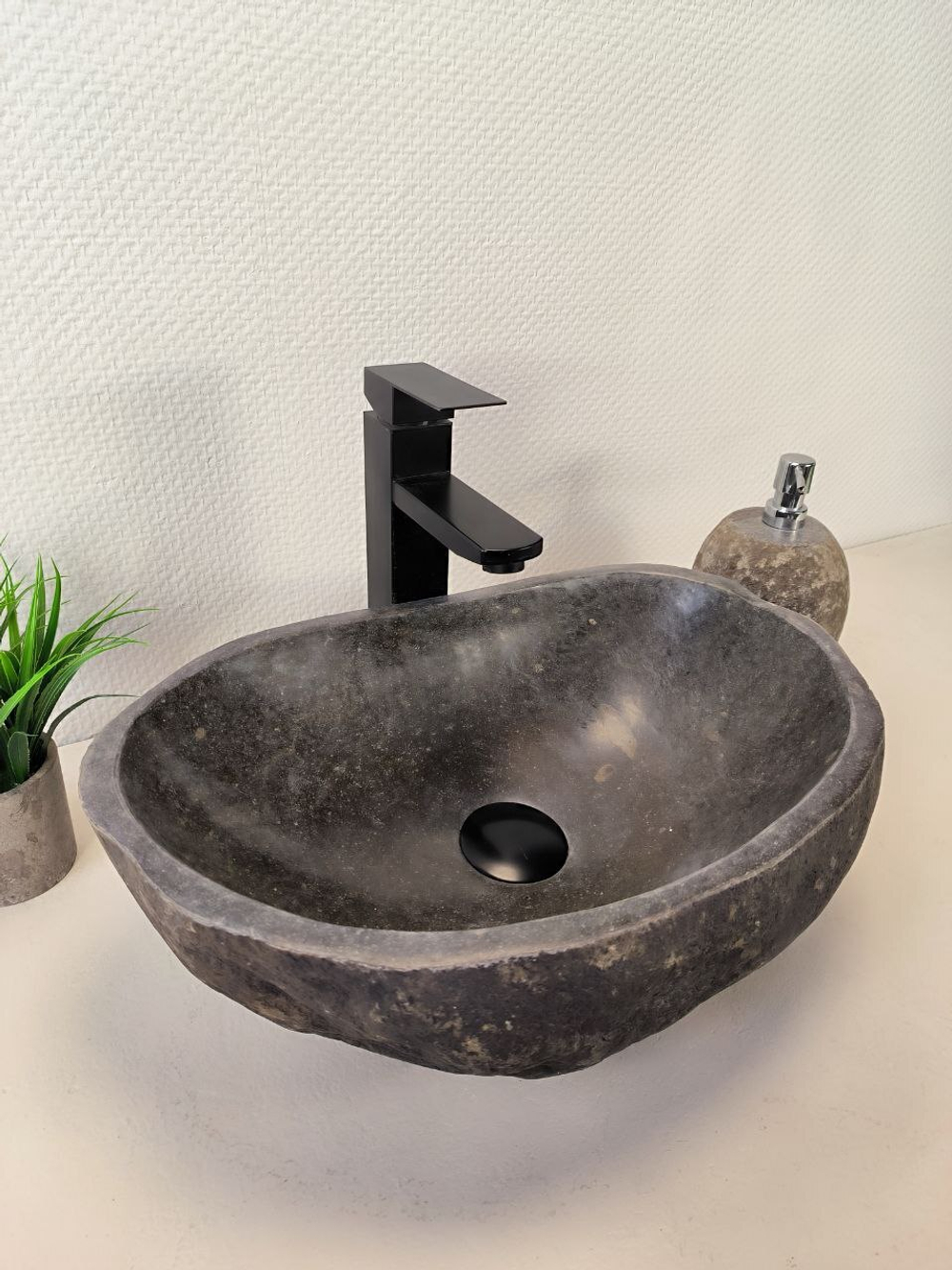 Раковина из речного камня RS-66001 46х30х15 из натурального камня