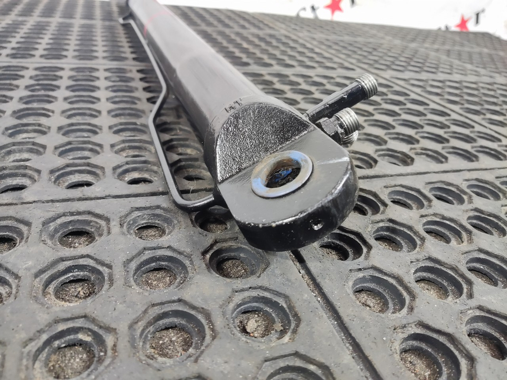 Цилиндр подъема кабины 2023г