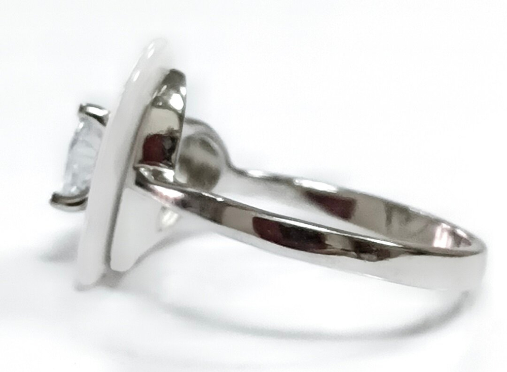 Ювелирное кольцо из серебра с керамикой