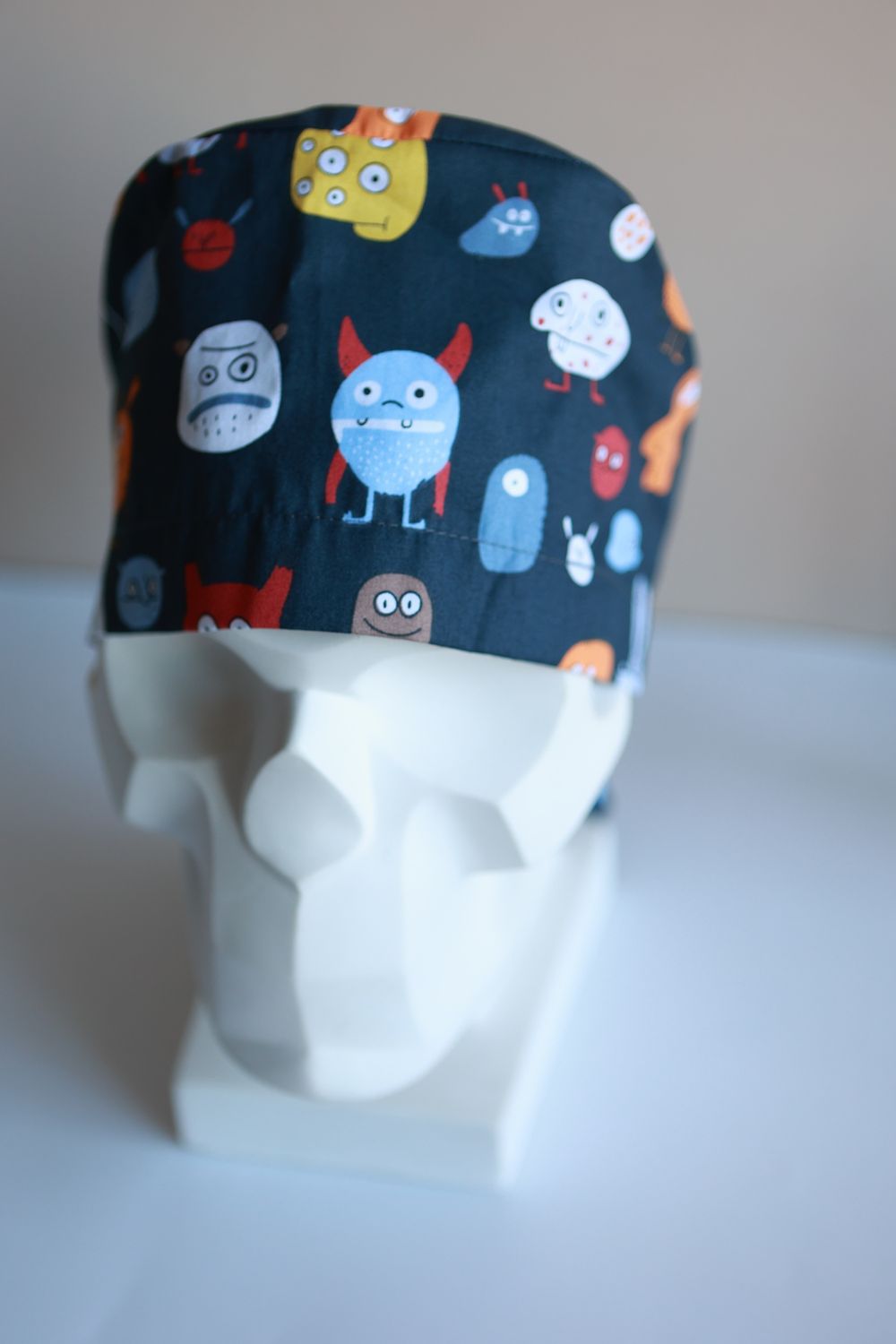 Медицинский колпак (Принт «Вирусы на черном»)