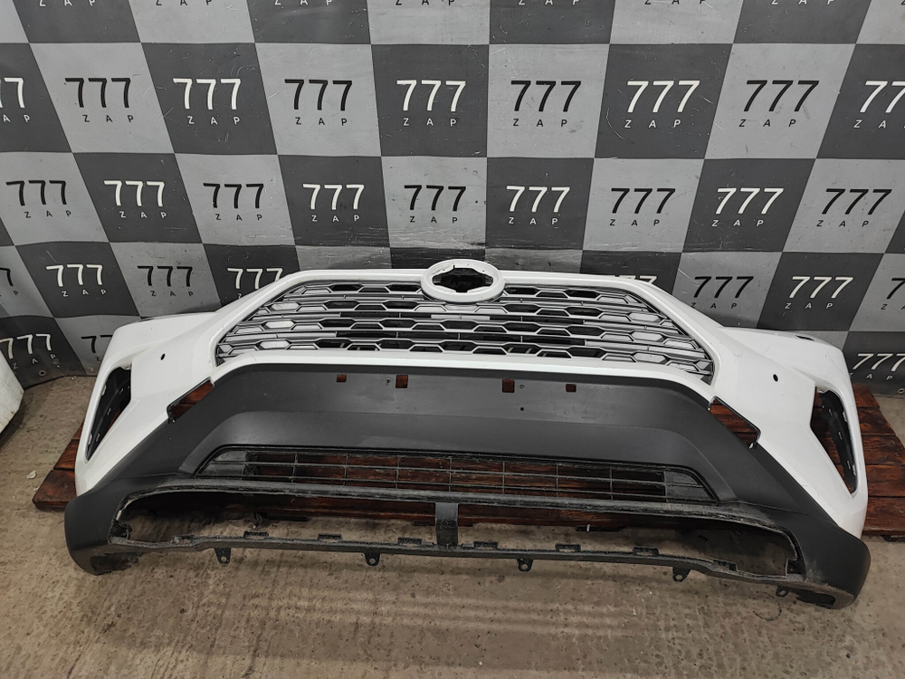 Бампер передний Toyota RAV4 V (XA50) 18-нв Б/У Оригинал 521190R926