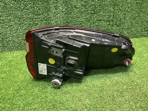 Фонарь левый внешний BMW X7 G07 (2019-2022)