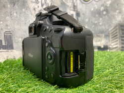 Nikon D5100 (10.000 кадров) с дефектом