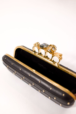 C4881F78-21C6-4120-BB12-A6EAC619E351