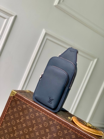 Louis Vuitton Avenue Slingbag PM
