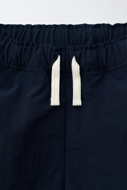 ZARA НЕЙЛОНОВЫЕ ШОРТЫ-БЕРМУДЫ PENN ©, МОРСКОЙ СИНИЙ