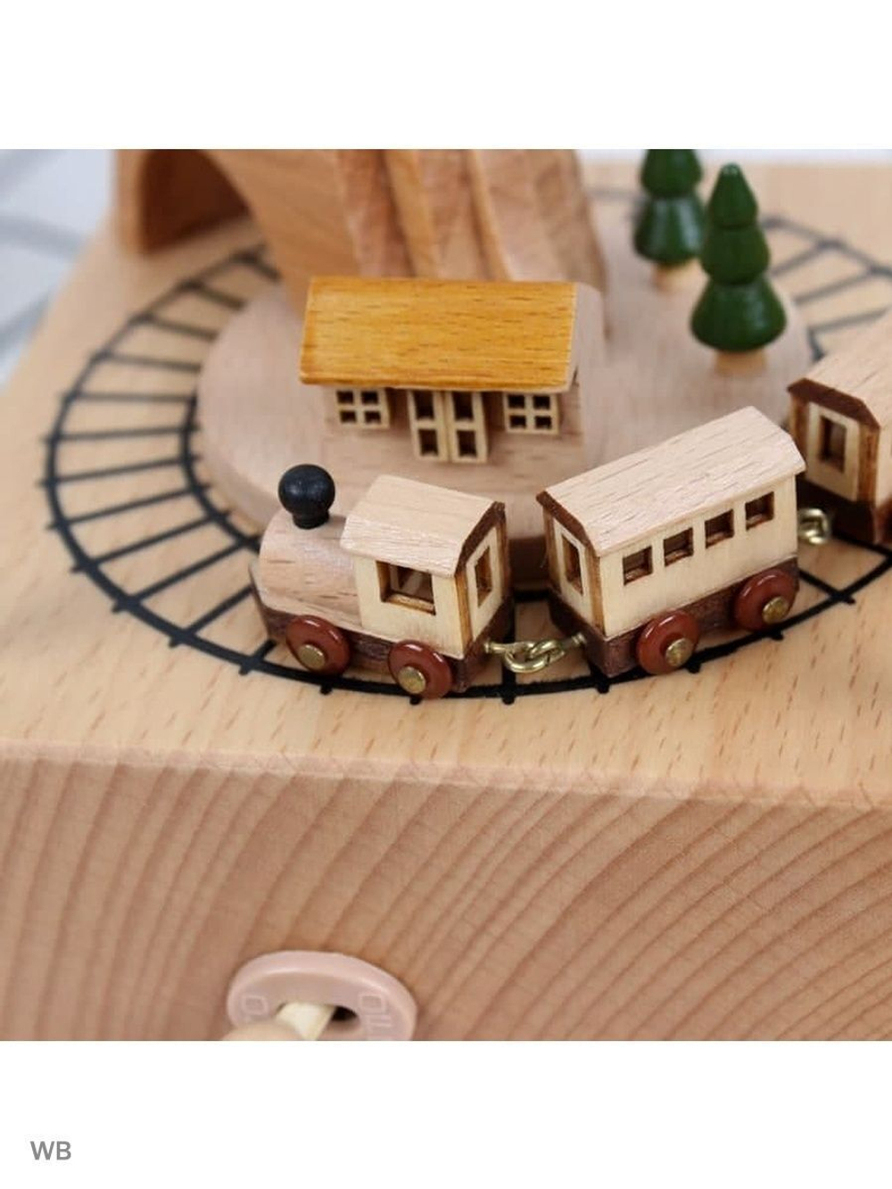 Музыкальная шкатулка карусель заводная с вашим именем или гравировкой под заказ / поезд в горах