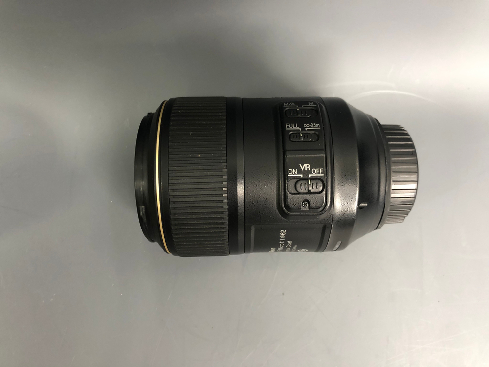 Nikon 105mm 2.8G IF-ED AF-S VR Micro-Nikkor