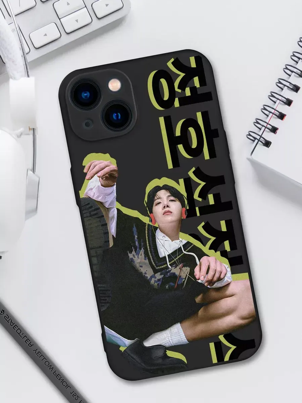 Чехол на iPhone 15 с принтом