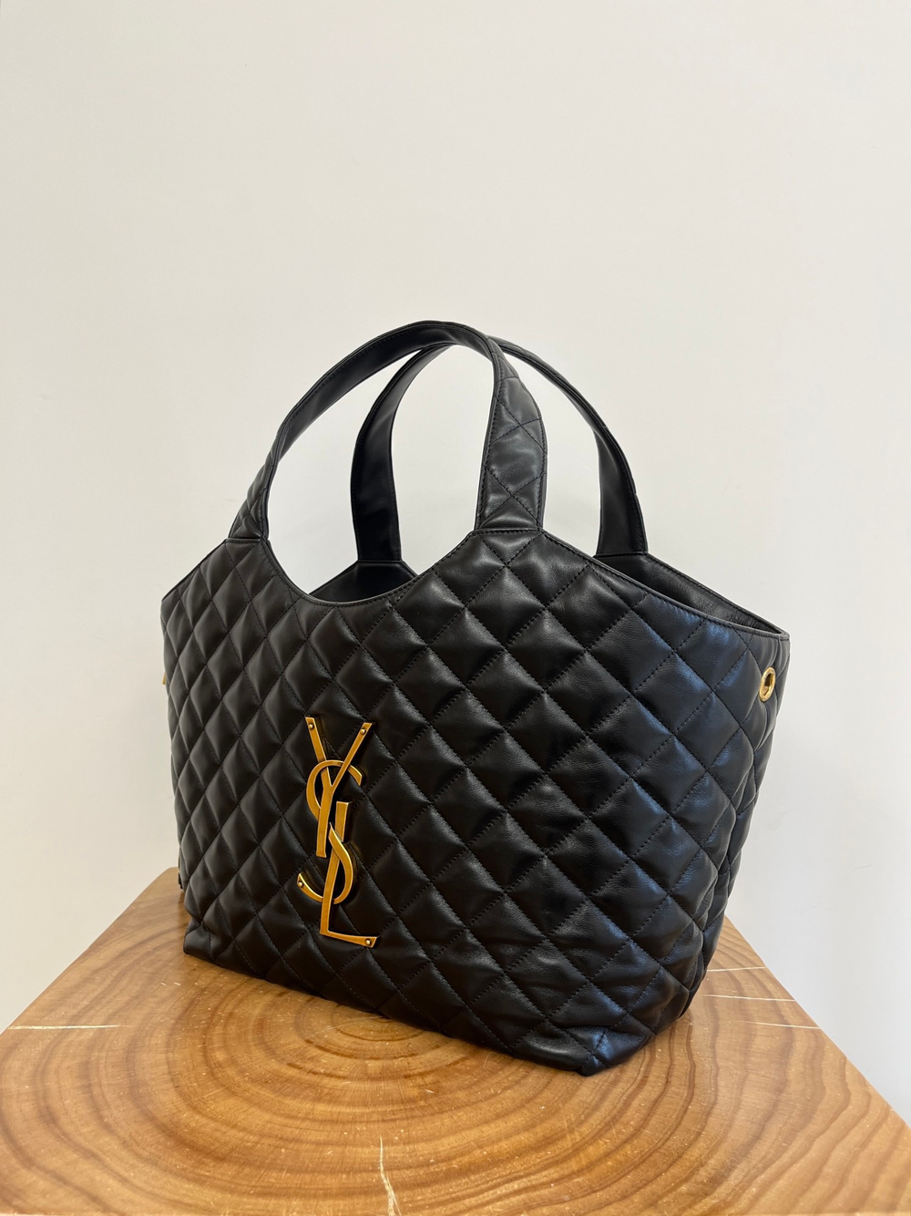 ICARE MEDIUM В СТЕГАНОЙ НАППЕ