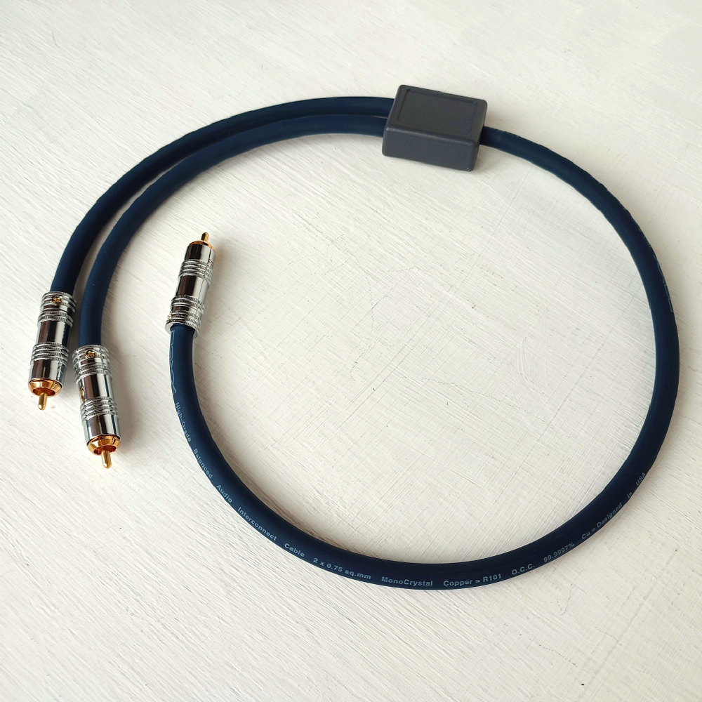 DAXX Y101 Аудио кабель-разветвитель 2RCA-1RCA из монокристаллической меди 2х0,75мм2. High Grade. D=9mm