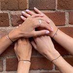 Браслет Клевер на нити