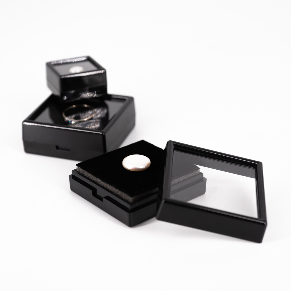 Футляр под вставки (пластиковое окно), 30х30х20 мм