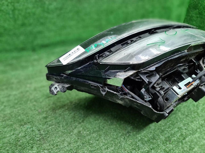 Битая Фара правая Genesis G80 2 (2020-2024) LED