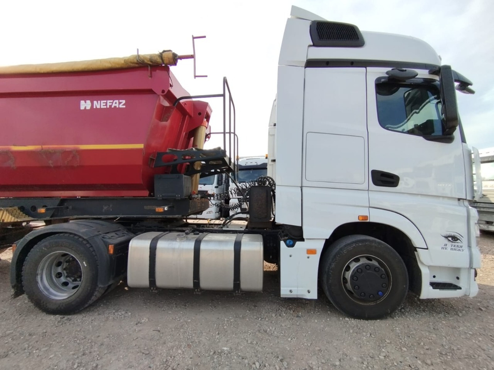 КамАЗ 54901 4x2 Седельный тягач 54901-70014-94 (Дизельный, 12,0 л, 450 л.с., АТ)