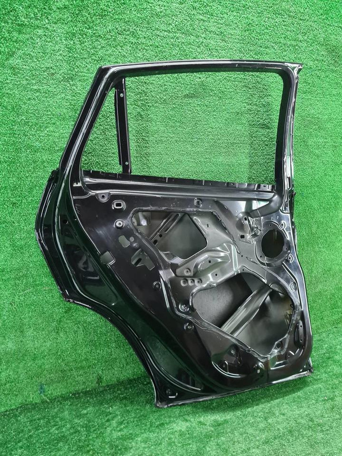 Дверь задняя левая BMW X6 F16 F86 (2014-2020)