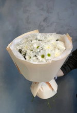 Букет ромашек микс в оформление.