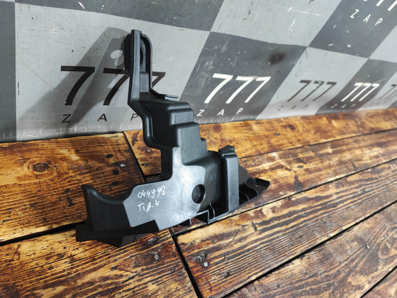 Кронштейн переднего бампера правый Chery Tiggo 4 Pro 20-нв Б/У Оригинал 602002058AA