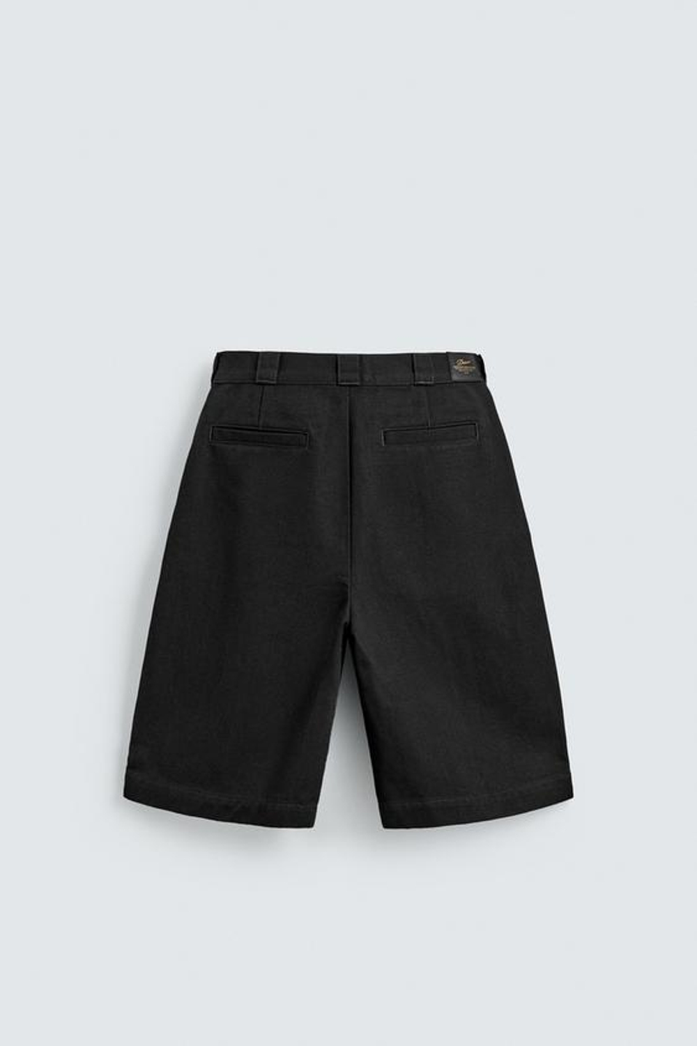 ZARA ШОРТЫ RELAXED FIT СО СКЛАДКАМИ, ЧЕРНЫЙ