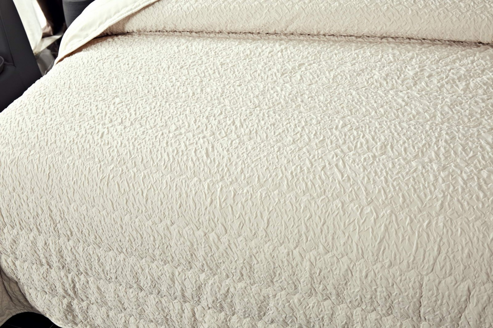 Покрывало 160х220 и наволочка 50х70 Sofi De MarkO Надин молоко