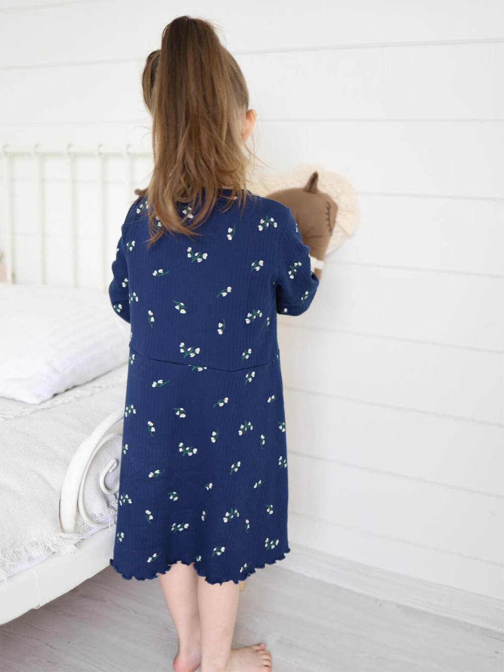 Платье с длинным рукавом Mjölk Navy Flowers