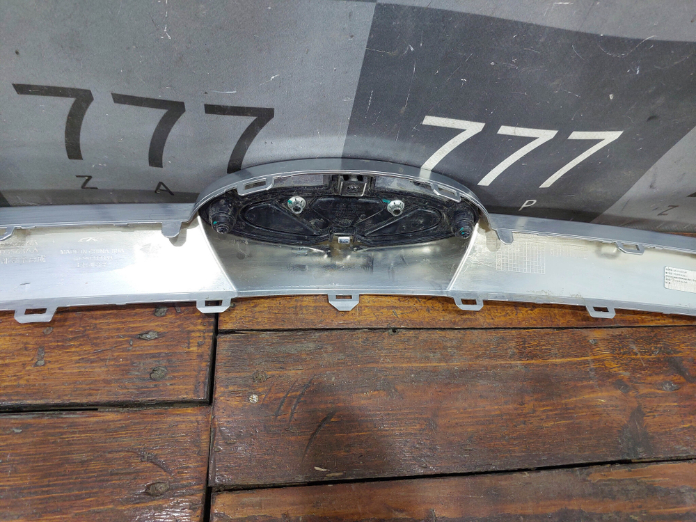 Накладка решетки радиатора Chery Arrizo 8 22-нв Б/У Оригинал 602004152AA