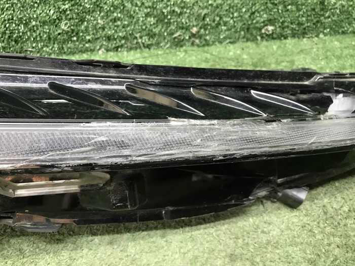 Битый Указатель поворота правый Omoda C5 (22-нв)