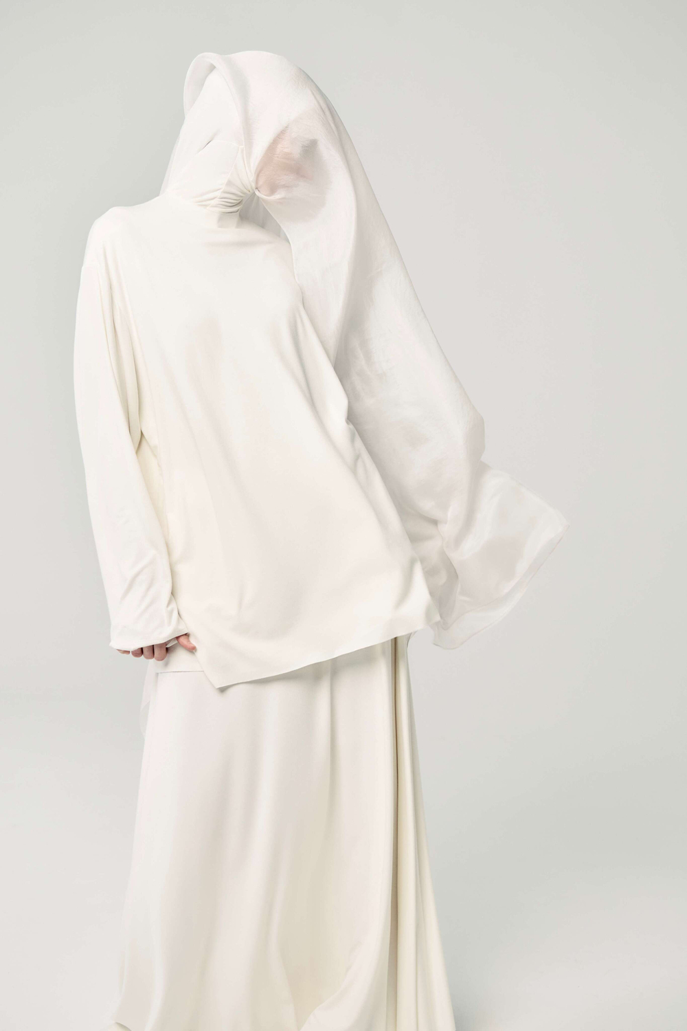 Лонгслив база белый