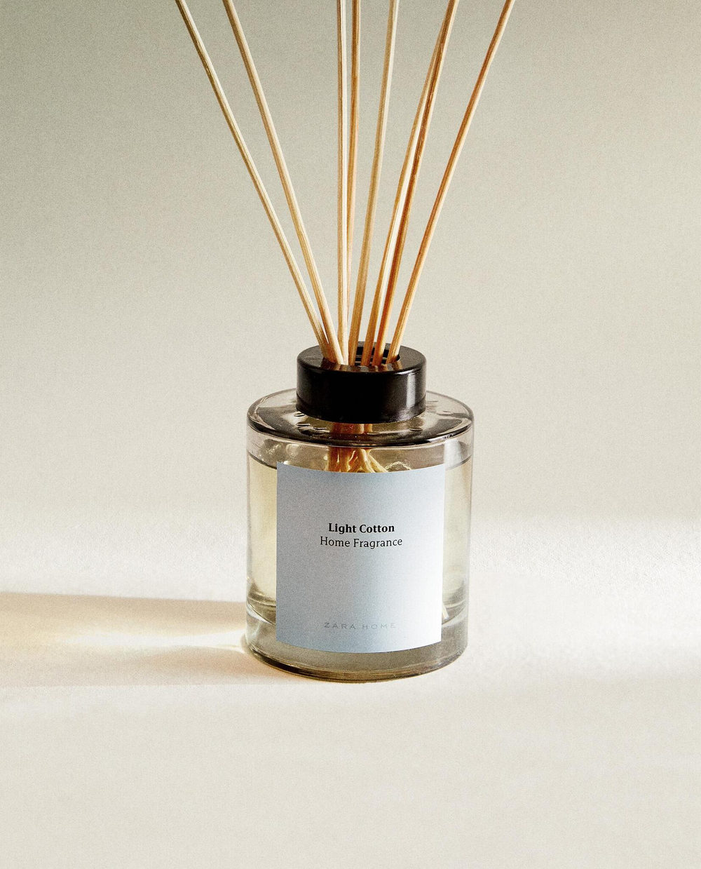 Zara Home LIGHT COTTON REED DIFFUSERS — ароматический диффузор с тростниковыми палочками, Легкий Хлопок, 200 мл