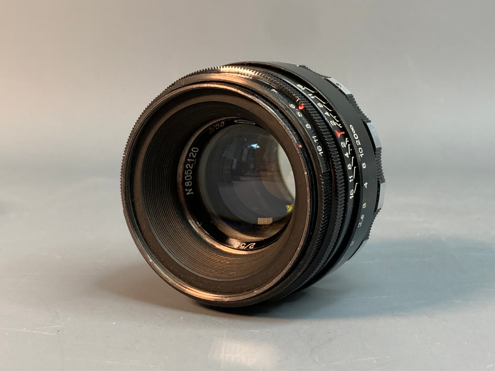 Helios-44, грязь внутри задней линзы