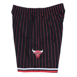 Баскетбольные мужские шорты Mitchell & Ness NBA Swingman Shorts Chicago Bulls (SMSHAC18022-CBUBLCK9)