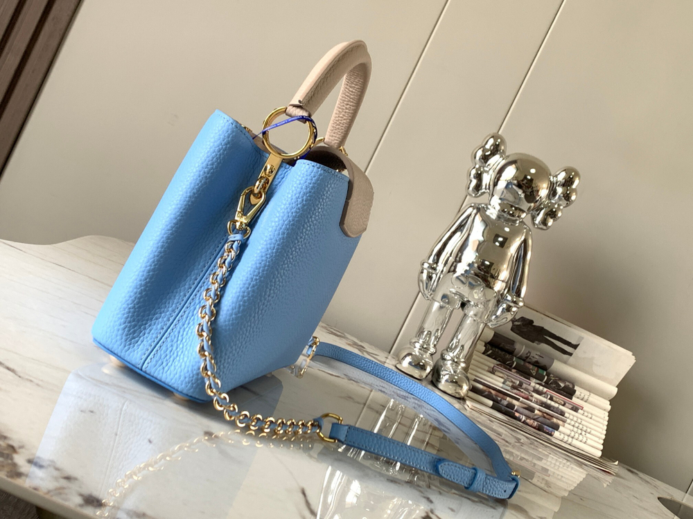 Louis Vuitton Capucines BB