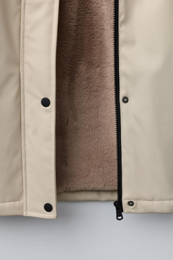 ZARA ПРОРЕЗИНЕННАЯ КУРТКА WATER REPELLENT С ЭФФЕКТОМ МЕХА, ПЕСОЧНЫЙ