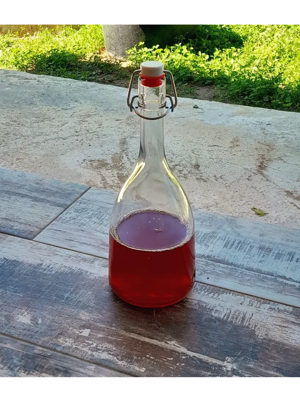 Бутылка стеклянная бугельная 1,5 л с пробкой 3 штуки