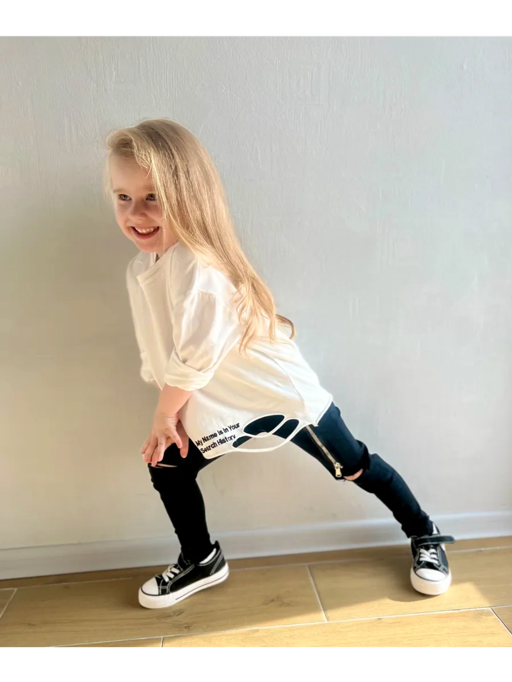 Облегающие брюки с разрезами