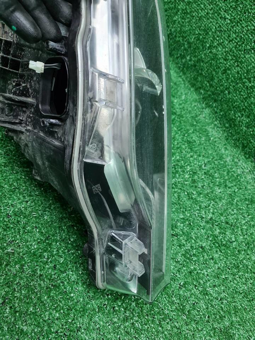 Битая Фара правая BMW 3er F30 (2015-2020) LED