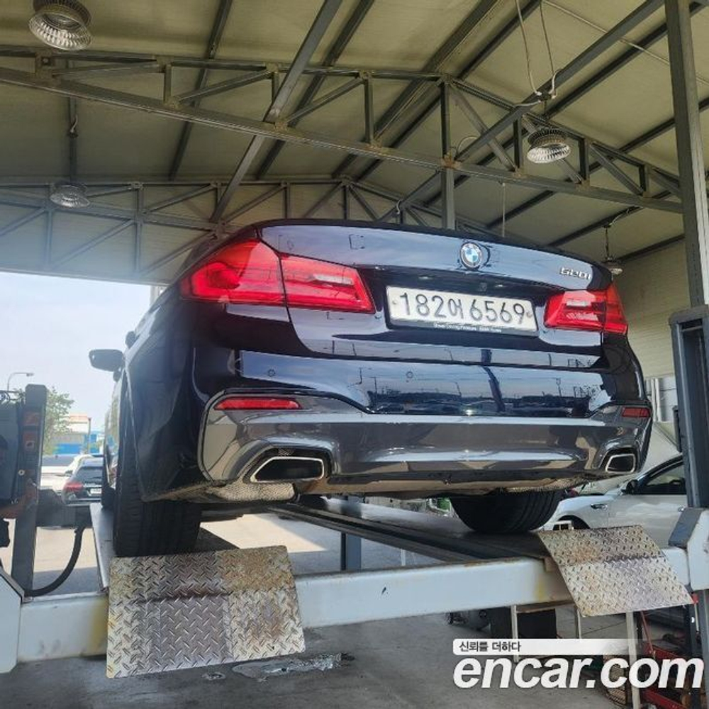 BMW 5 Series (G30) 520i M Sports (07.2020)
