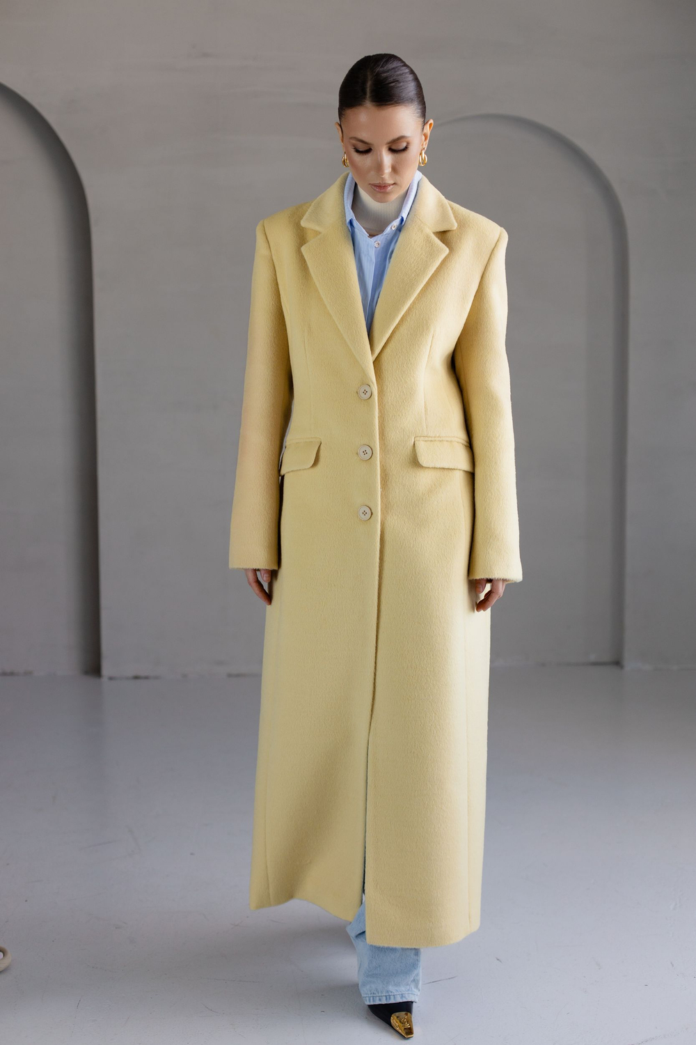 Пальто из смесовой шерсти приталенное макси лимонное
