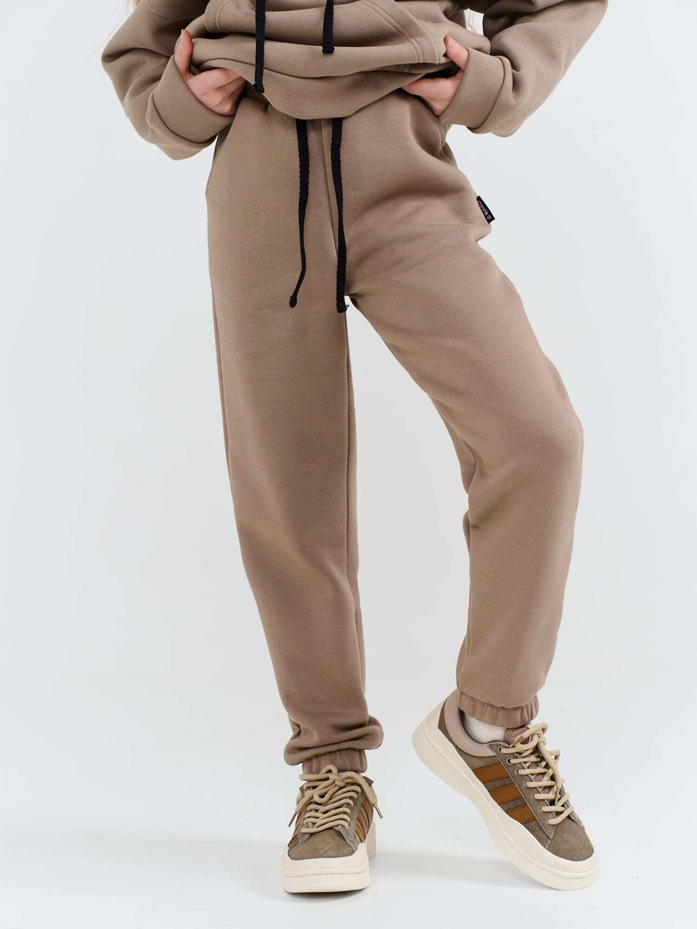 Джоггеры "Кокос" с карманами утепленные 7+