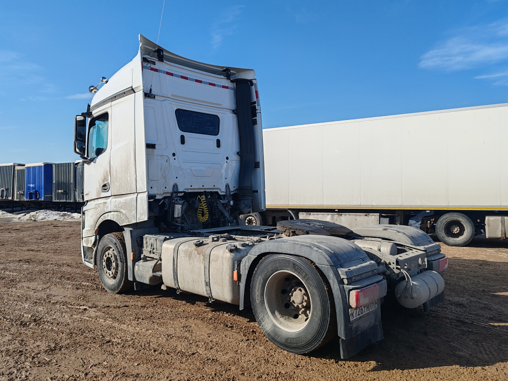 Mercedes-Benz ACTROS 4x2 Седельный тягач 1853 (Дизельный, 12,8 л, 531 л.с., АТ)